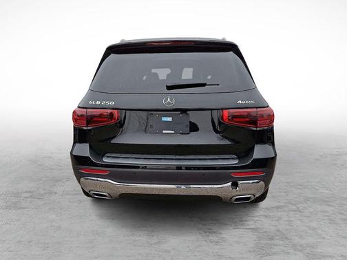 2026 Mercedes-Benz GLB 250 Base 4MATIC