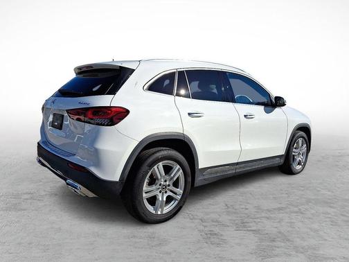 2022 Mercedes-Benz GLA 250 Base 4MATIC