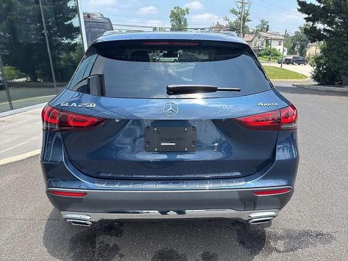 2021 Mercedes-Benz GLA 250 Base 4MATIC