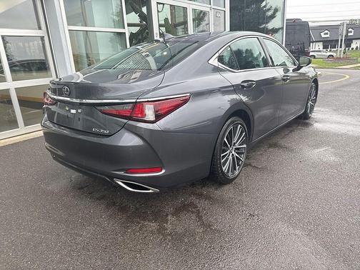 2022 Lexus ES 350 Base