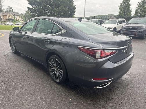 2022 Lexus ES 350 Base