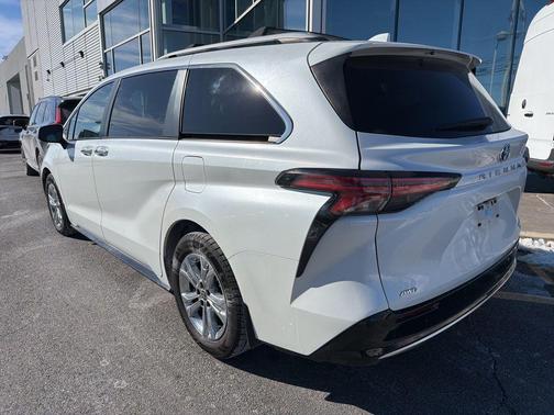 2022 Toyota Sienna Platinum 7 Passenger