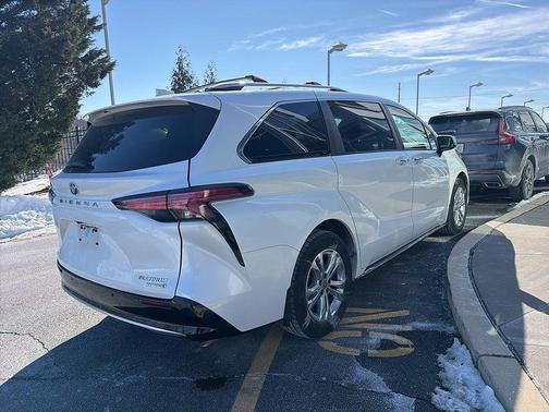 2022 Toyota Sienna Platinum 7 Passenger