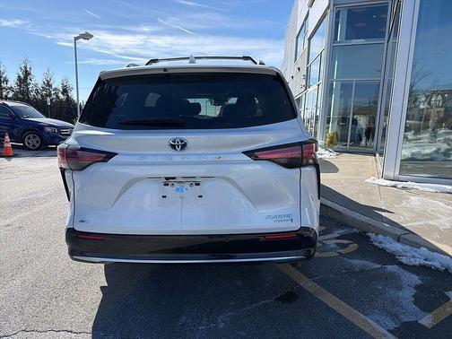 2022 Toyota Sienna Platinum 7 Passenger