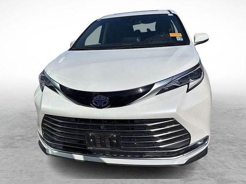 2022 Toyota Sienna Platinum 7 Passenger