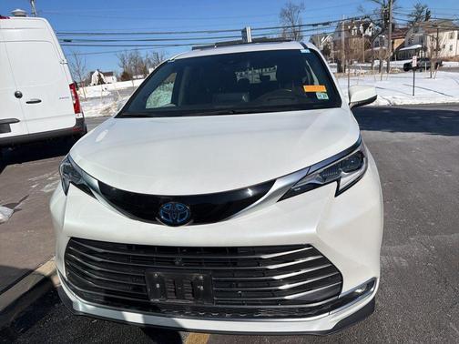 2022 Toyota Sienna Platinum 7 Passenger