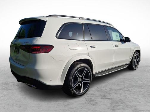 Polar White 2026 Mercedes-Benz GLS 450 4MATIC