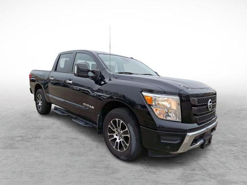 2021 Nissan Titan SV