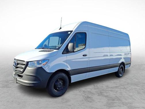 Arctic White 2026 Mercedes-Benz Sprinter 2500