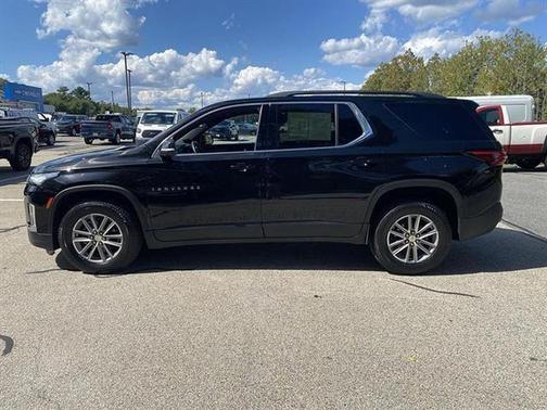 Mosaic Black Metallic 2023 Chevrolet Traverse LT Cloth