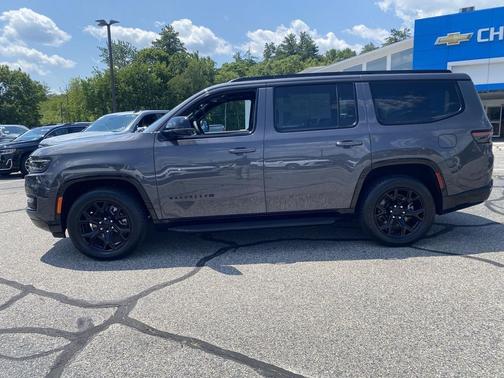 Baltic Gray Metallic Clearcoat 2024 Jeep Wagoneer Series II Carbide 4x4