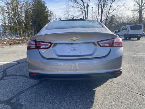 2022 Chevrolet Malibu FWD LT