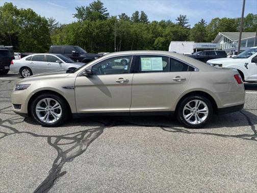 2017 Ford Taurus SE