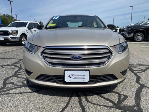 2017 Ford Taurus SE