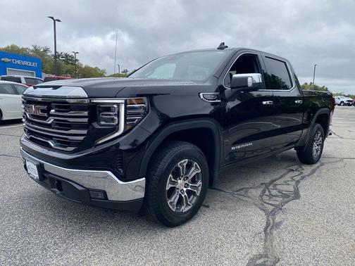 Onyx Black 2025 GMC Sierra 1500 SLT