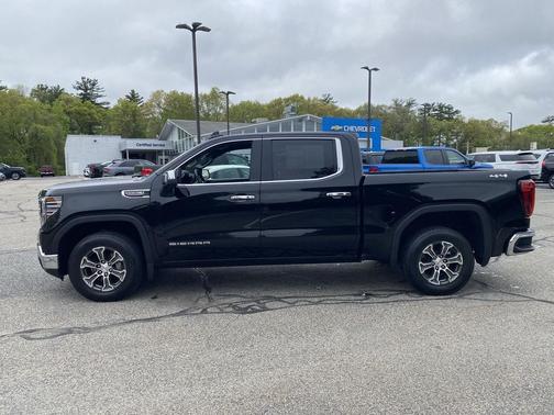Onyx Black 2025 GMC Sierra 1500 SLT