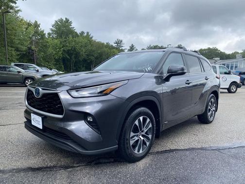 2024 Toyota Highlander Hybrid XLE