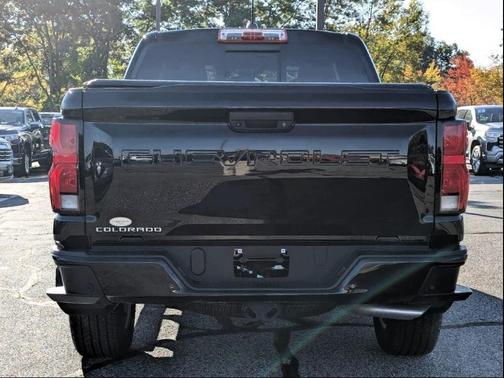 Black 2025 Chevrolet Colorado LT