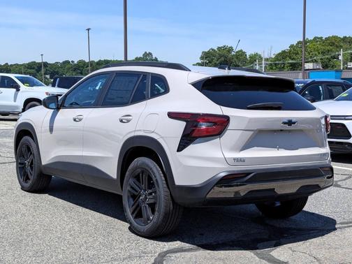White Sands 2026 Chevrolet Trax FWD ACTIV