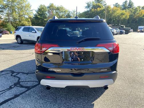 2017 GMC Acadia SLE-2