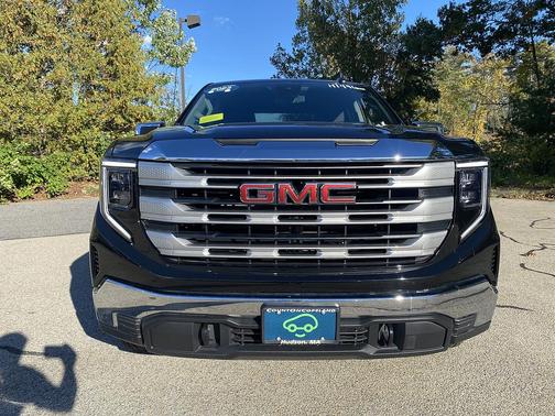 Onyx Black 2023 GMC Sierra 1500 SLE