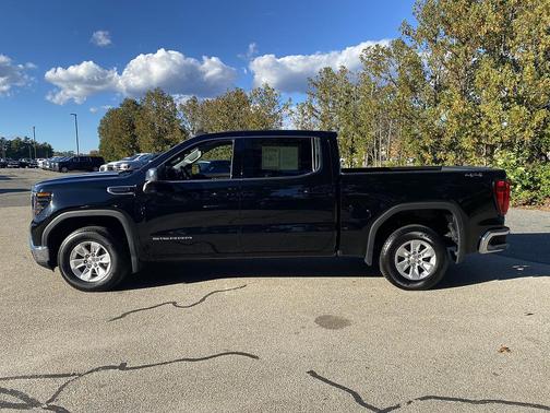 Onyx Black 2023 GMC Sierra 1500 SLE