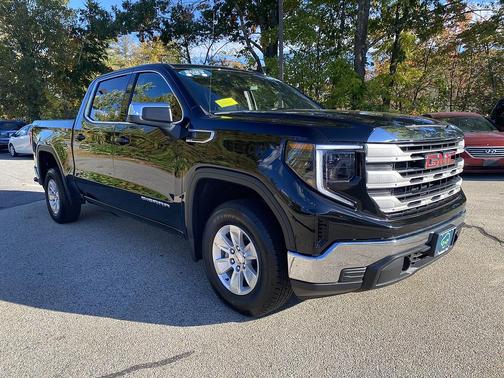 Onyx Black 2023 GMC Sierra 1500 SLE