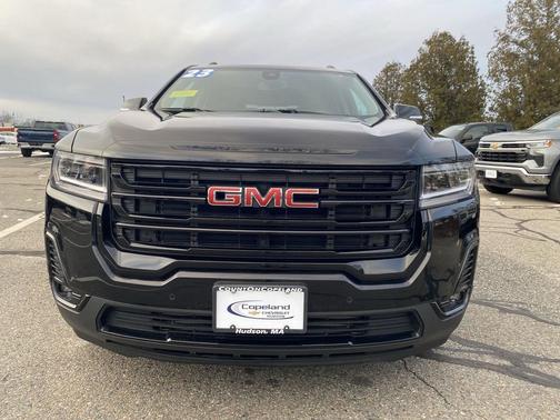 2023 GMC Acadia AWD SLT