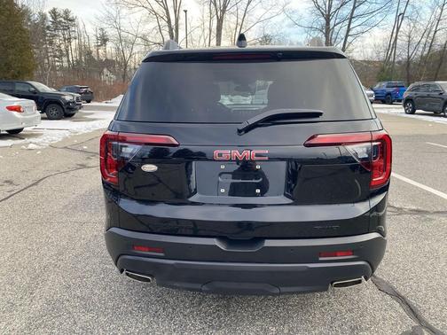 2023 GMC Acadia AWD SLT