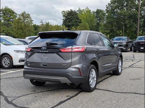Carbonized Gray Metallic 2022 Ford Edge SEL