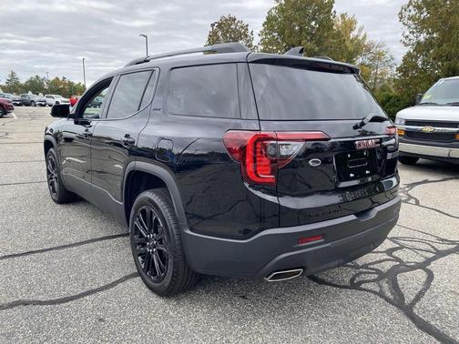 2023 GMC Acadia AWD SLT