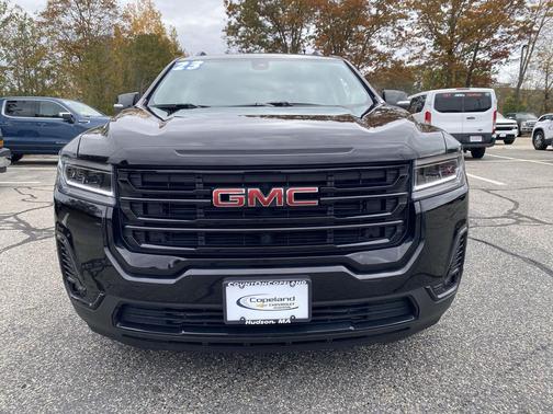 2023 GMC Acadia AWD SLT