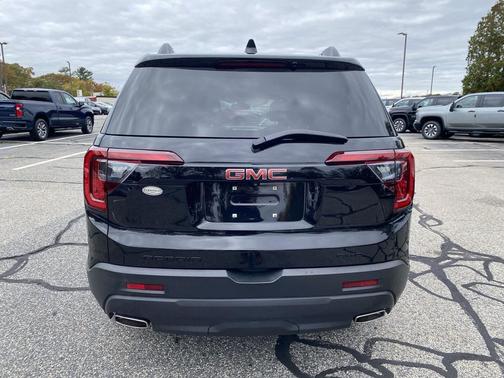 2023 GMC Acadia AWD SLT