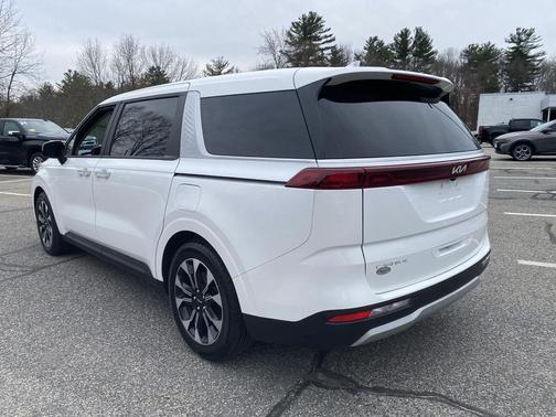 Snow White Pearl 2024 Kia Carnival EX