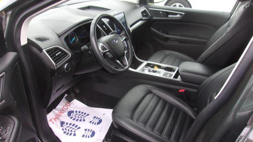 Green 2022 Ford Edge SEL