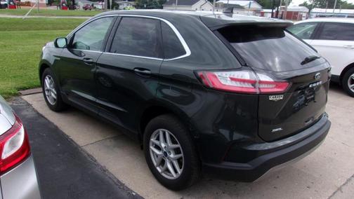 Green 2022 Ford Edge SEL