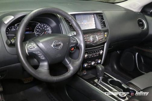 2020 Nissan Pathfinder SL