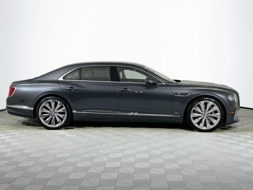 2022 Bentley Flying Spur Hybrid 