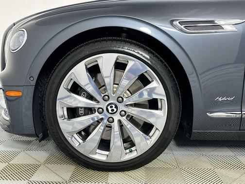 2022 Bentley Flying Spur Hybrid 