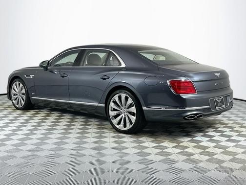 2022 Bentley Flying Spur Hybrid 