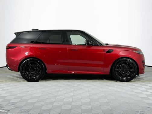 2026 Land Rover Range Rover Sport SE