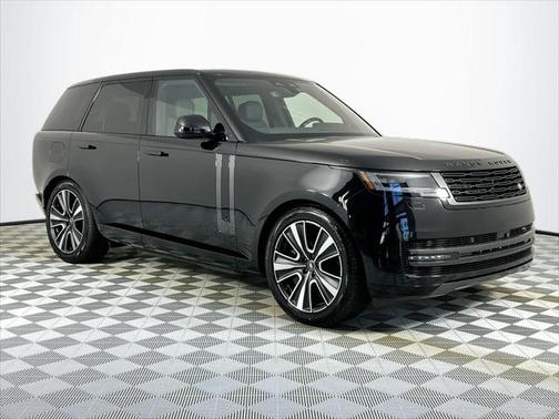 2025 Land Rover Range Rover P550e SE