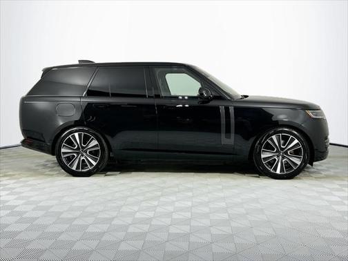 2025 Land Rover Range Rover P550e SE