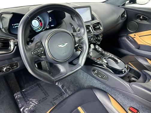 2020 Aston Martin Vantage Base