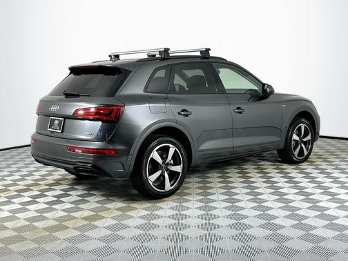 Daytona Gray Pearl Effect 2022 Audi Q5 45 S line Prestige