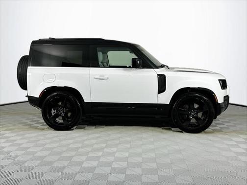 2025 Land Rover Defender 90 P400 X-Dynamic SE