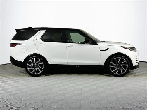 2025 Land Rover Discovery P360 Dynamic SE