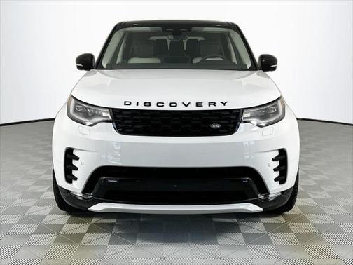 2025 Land Rover Discovery P360 Dynamic SE