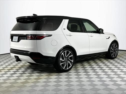 2025 Land Rover Discovery P360 Dynamic SE