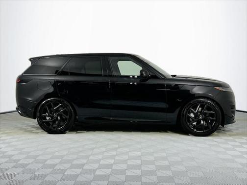 2025 Land Rover Range Rover Sport SE